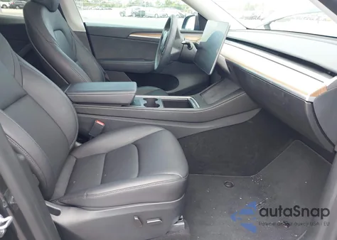 2024 Tesla Model Y Performance Dual Motor All-Wheel Drive z USA, uszkodzony, nr VIN 7SAYGDEF0RF037408